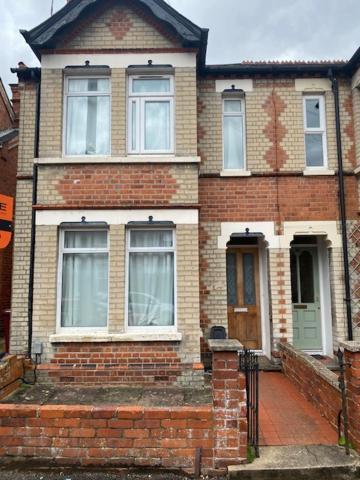 Berks Luxury Serviced Apartments,5 Bedrooms, 5 Double Beds, 2 Bathrooms, Free Super Fast Wifi & Parking Earley Exterior foto