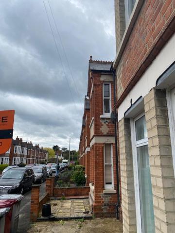 Berks Luxury Serviced Apartments,5 Bedrooms, 5 Double Beds, 2 Bathrooms, Free Super Fast Wifi & Parking Earley Exterior foto