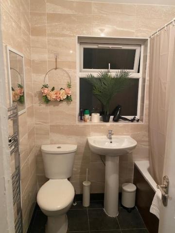 Berks Luxury Serviced Apartments,5 Bedrooms, 5 Double Beds, 2 Bathrooms, Free Super Fast Wifi & Parking Earley Exterior foto