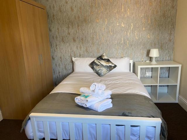 Berks Luxury Serviced Apartments,5 Bedrooms, 5 Double Beds, 2 Bathrooms, Free Super Fast Wifi & Parking Earley Exterior foto