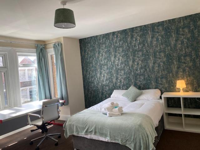 Berks Luxury Serviced Apartments,5 Bedrooms, 5 Double Beds, 2 Bathrooms, Free Super Fast Wifi & Parking Earley Exterior foto